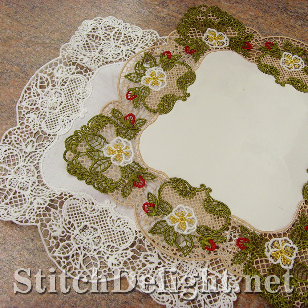 SD0574 Strawberry Lace Edging