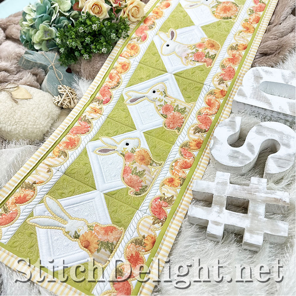 SDS4208 Rabbit Table Runner